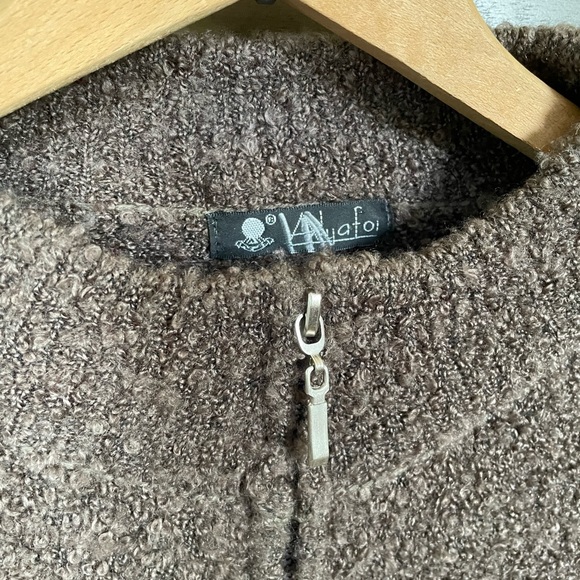 Alyafoi Sweater - Picture 2 of 16